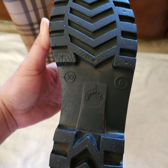 BURBERRY BOOTS - Picture 4 of 4
